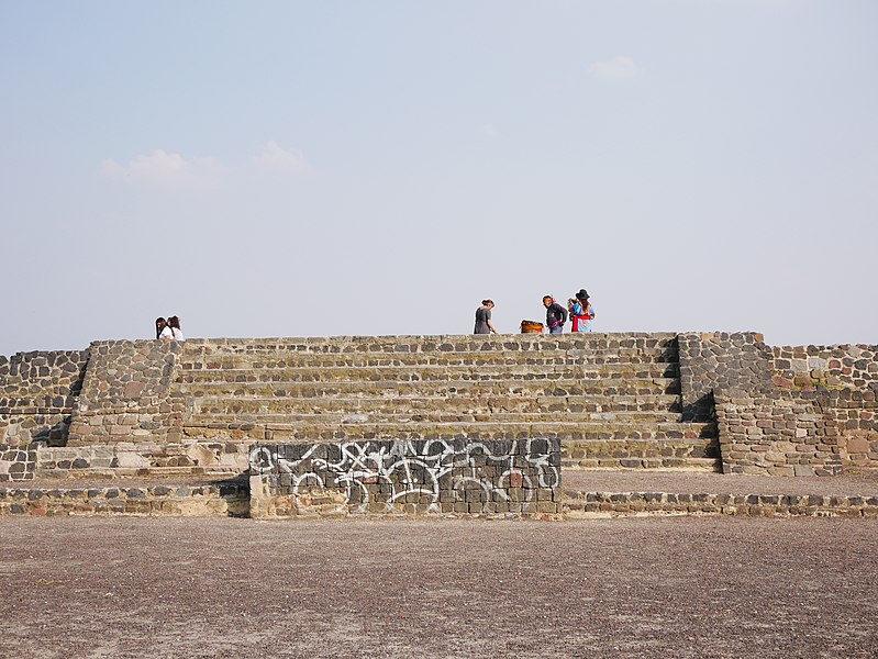 Cerro_de_la_Estrella-_pyramid