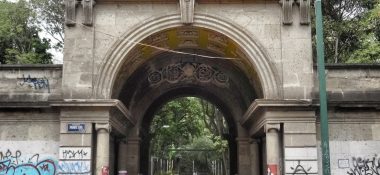 Parque Lira Entrance Arch